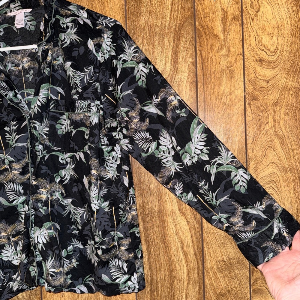 Victorias Secret Pajama Top Large Black Tropical Palm Leaf Cotton Button Down - Picture 2 of 7